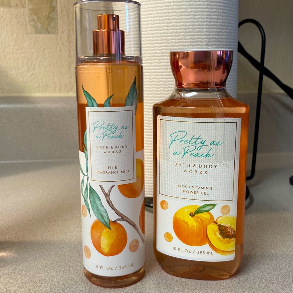 NWT Bath & Body Works Pretty As A Peach Shower Gel and Fine Fragrance Mist Set